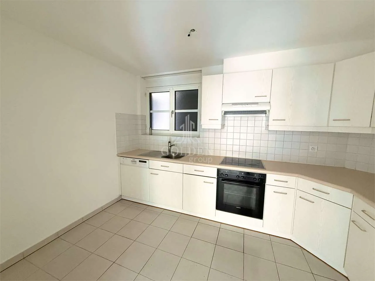 Elegant 3.5-room apartment with large terrace in Pambio-Noranco