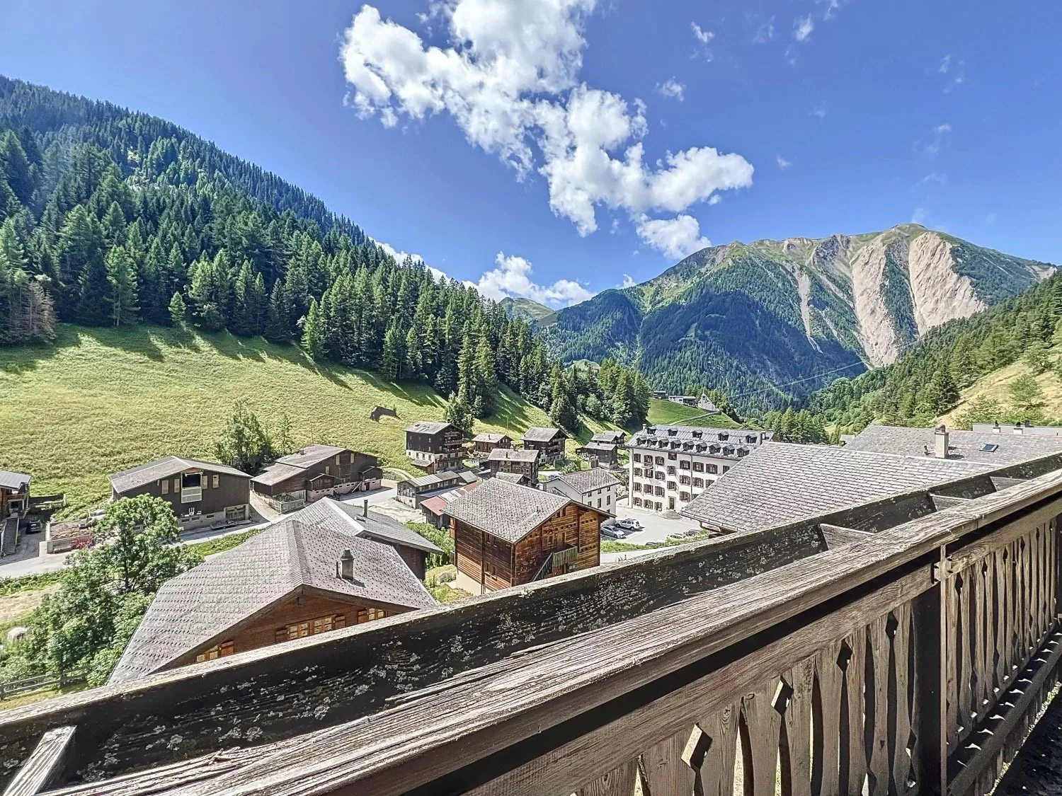 Chalet Incantevole sopra i Tetti di Binn