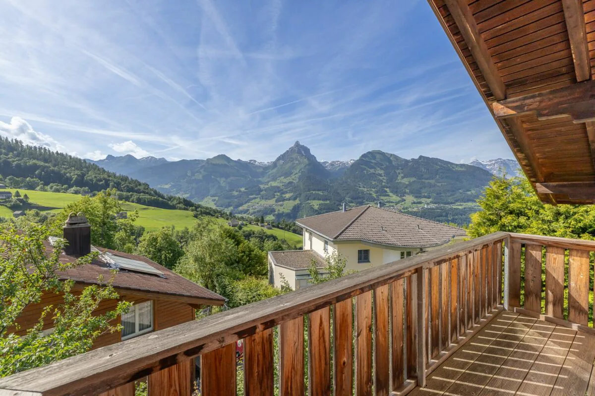 7.5-room single-family home in sunny hillside location
