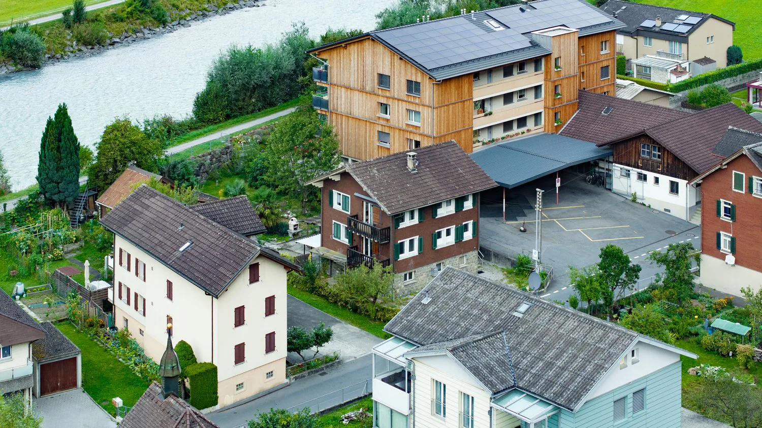 Zweifamilienhaus in der Wohnzone 3 in Erstfeld
