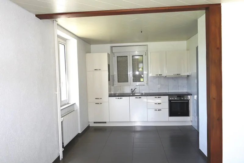 For rent charming 3.5-room apartment on the ground floor of a small building