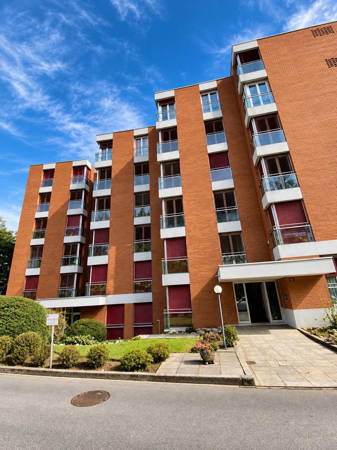 Bright apartment with view of Lugano – available immediately