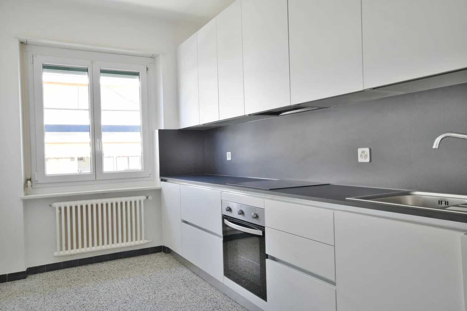 For rent: partially renovated 3.5-room apartment.