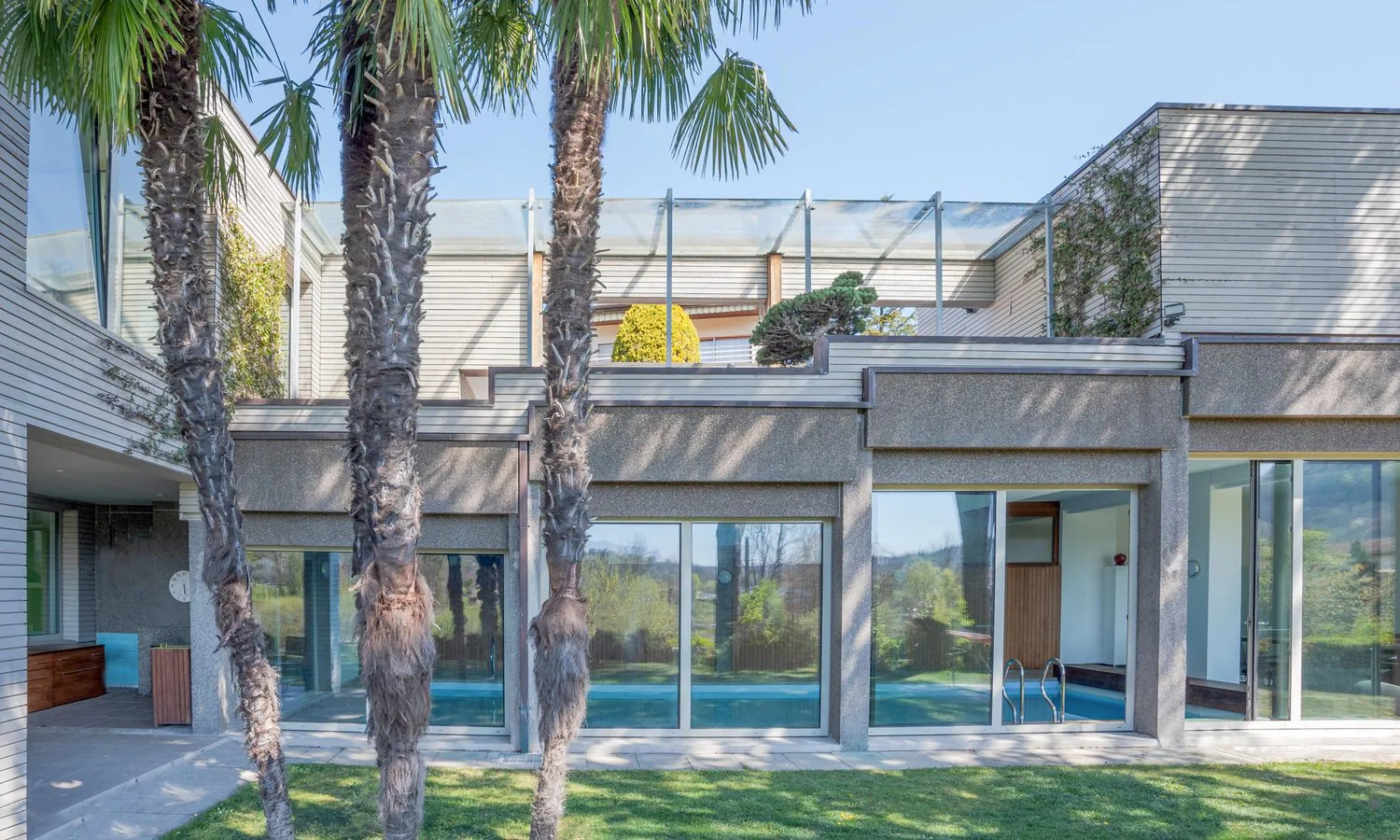 EXKLUSIV - VILLA 6.5 ZIMMER MIT SCHWIMMBAD IN NOVAZZANO