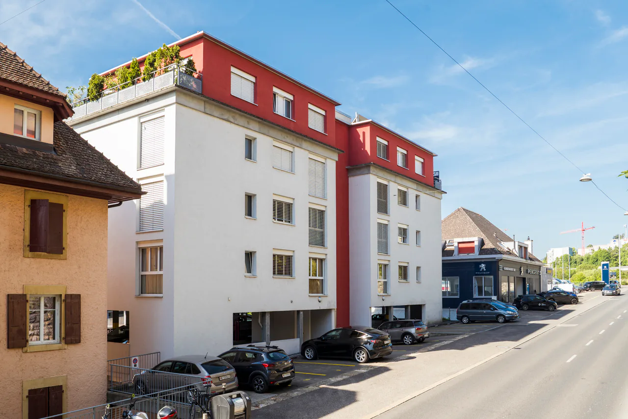 Wohnung mit 4.5 Zimmern und Südbalkon