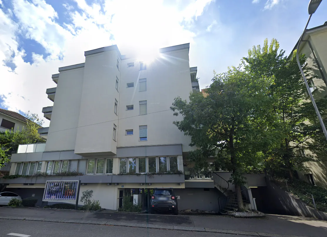 Charmante 3.5-Zimmer-Terrassenwohnung im Erdgeschoss in Zürich-Oerlikon