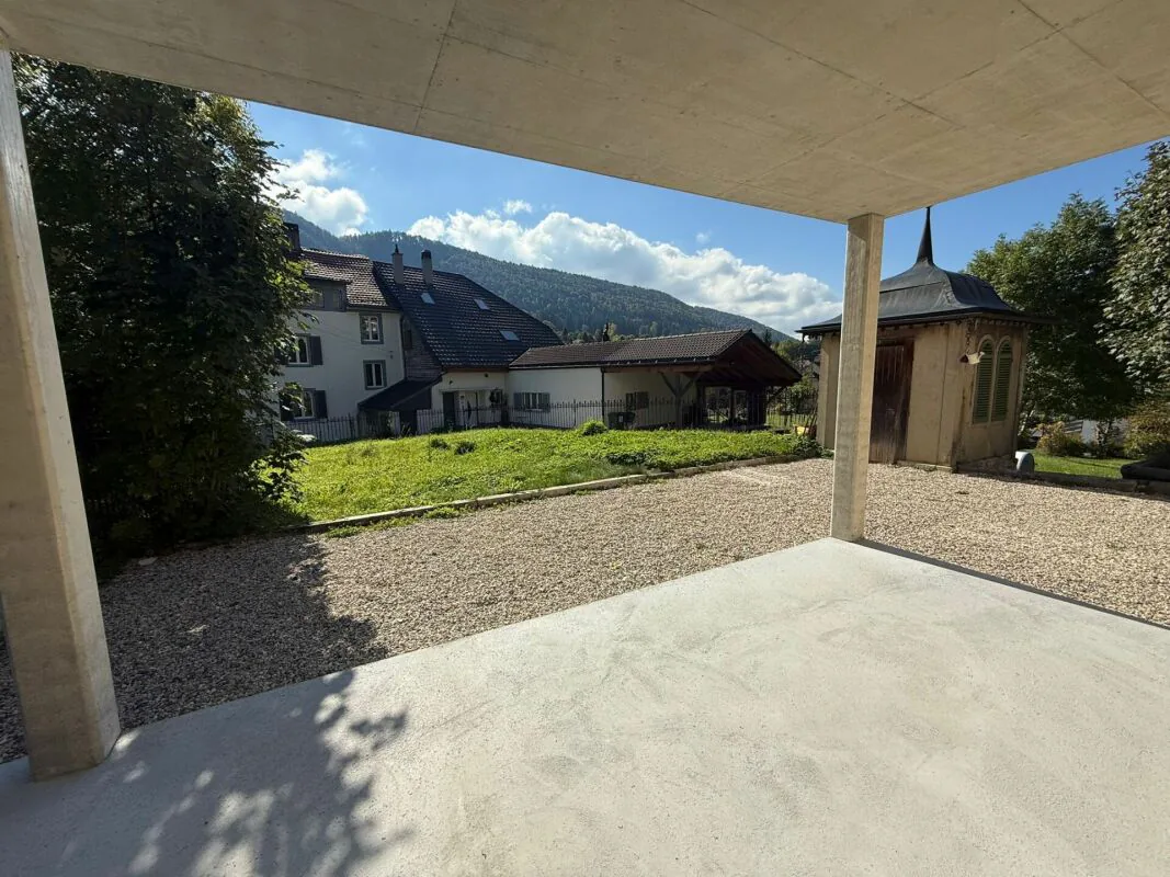 Sonvilier, wunderschönes 2.5-Zimmer-Apartment im Erdgeschoss mit Balkon