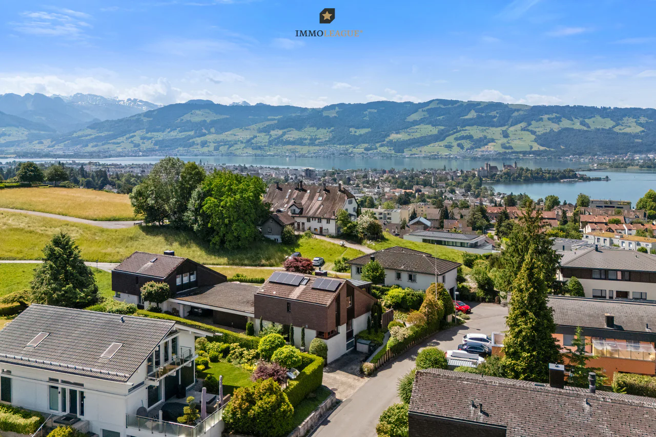 Una casa che condivide valori: Vita familiare confortevole con vista sul lago