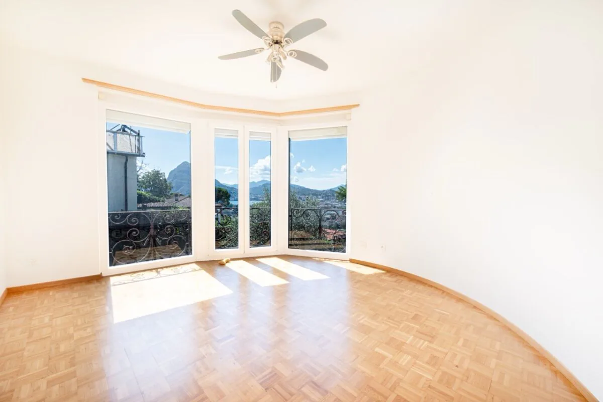 Casa soleggiata vista lago e con grande potenziale
