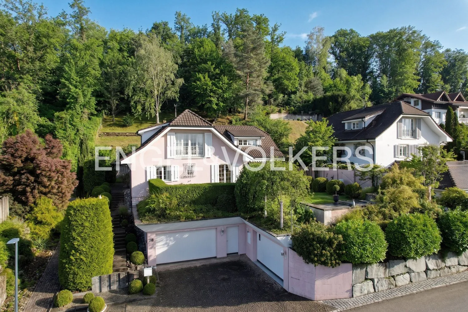 Exclusive country house in a unique location - nature, wellness & unobstructed