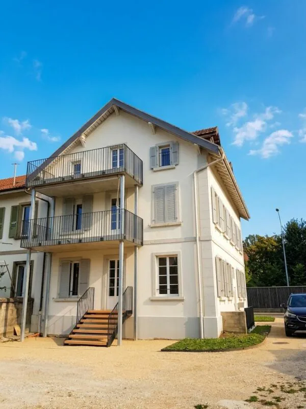 Moderne 3.5 Zimmer Wohnung mit Ankleideraum