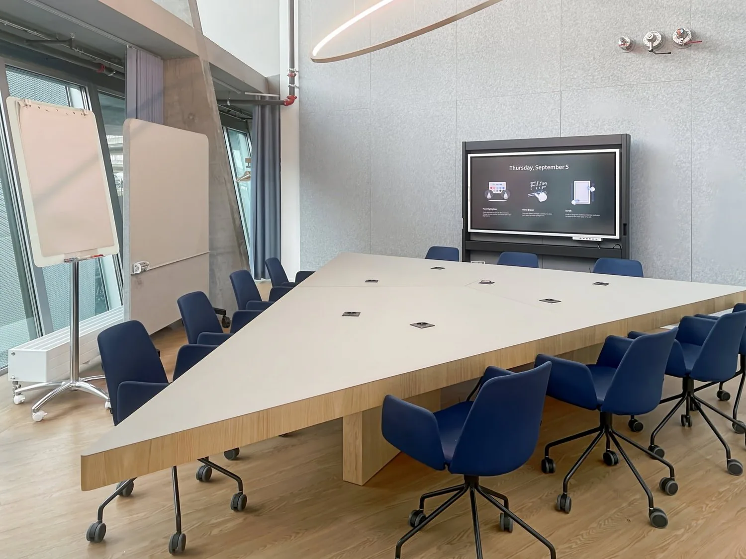 Office space for 10 in Spaces The Circle 6