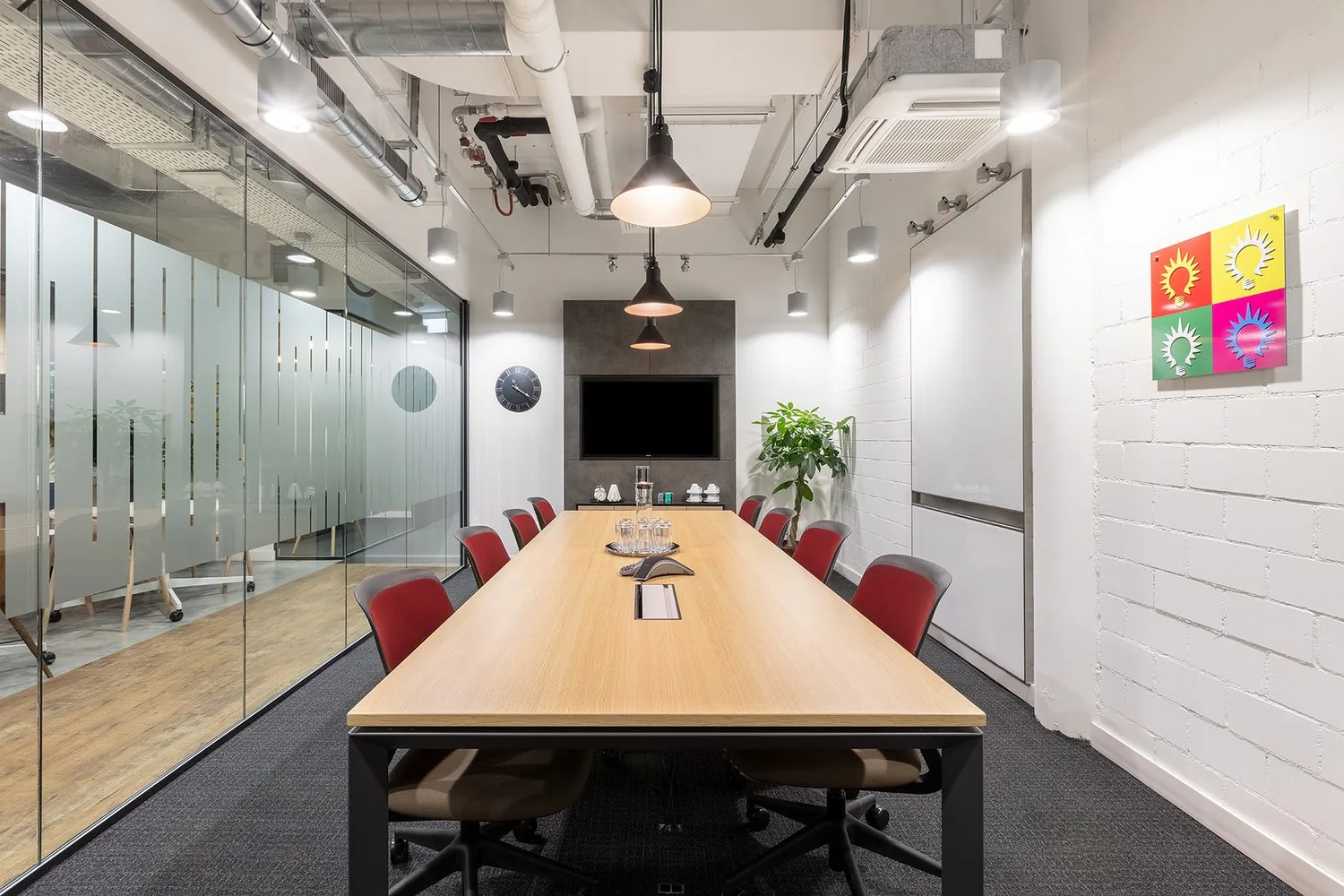 Spazio ufficio privato per 10 in Regus Main Station