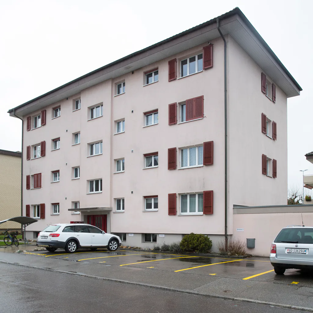 Spacious 4-room apartment in a beautiful location!