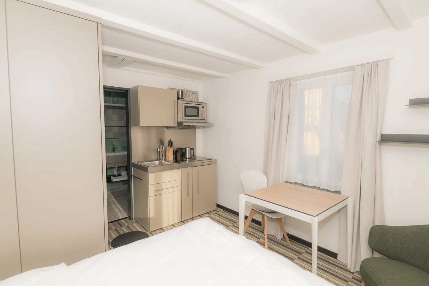 Furnished studio with kitchen in central location in Kriens