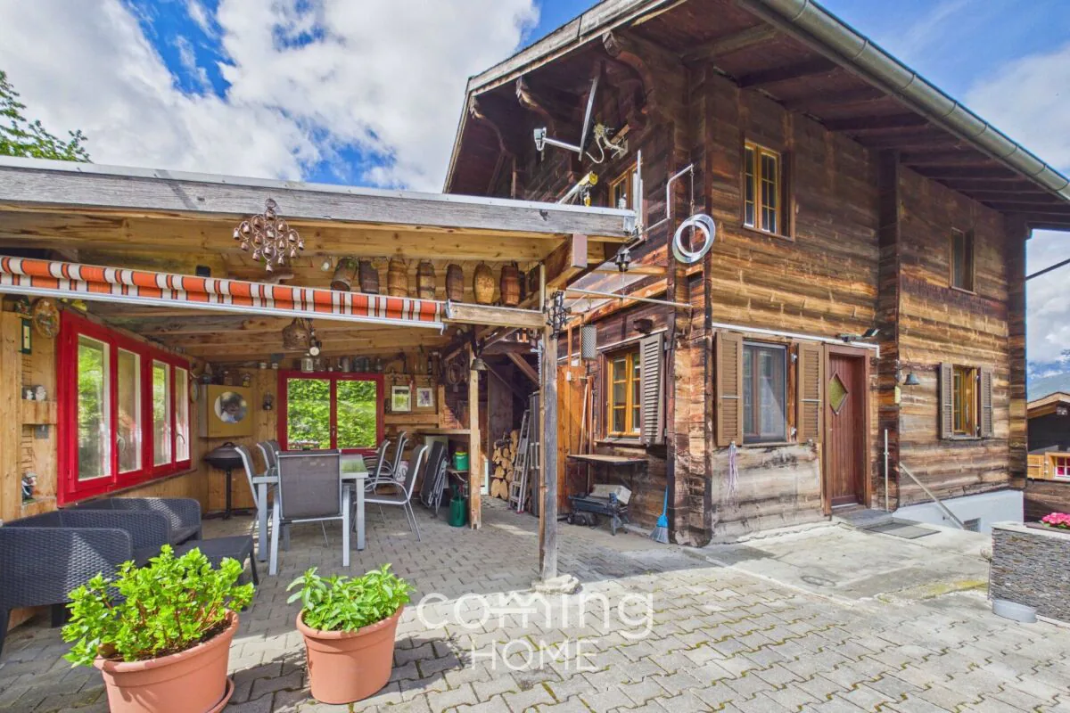 Vivre et construire à Ergisch - Chalet avec terrain à bâtir et emplacement ensoleillé offrant une vue imprenable