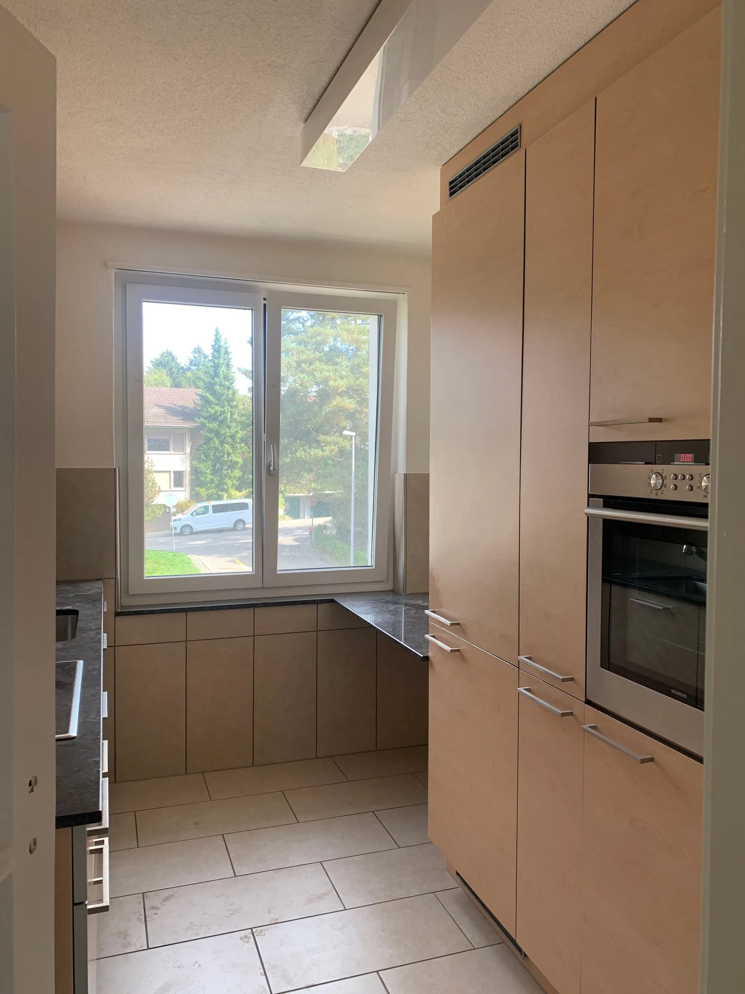 Beautiful older 3-room apartment in Zollikon for rent from October 1, 2026