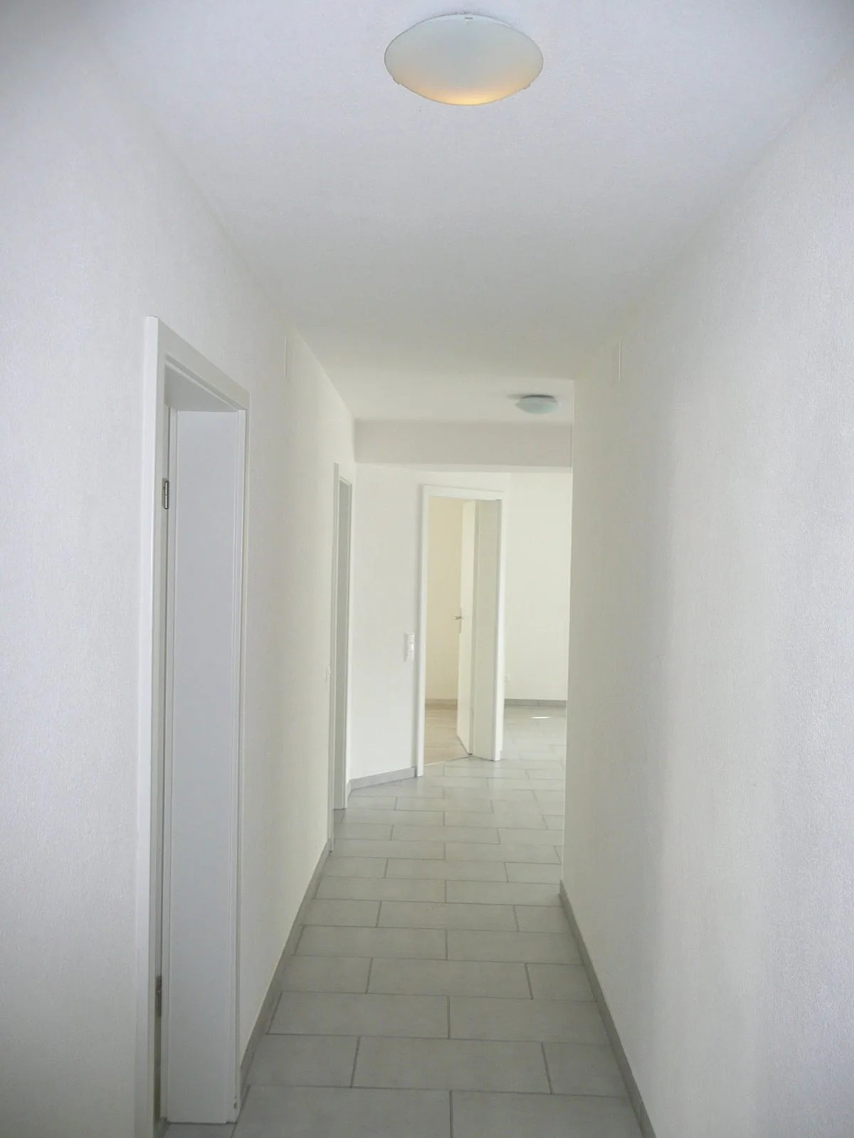 Bright 4.0-room apartment for rent in Suhr