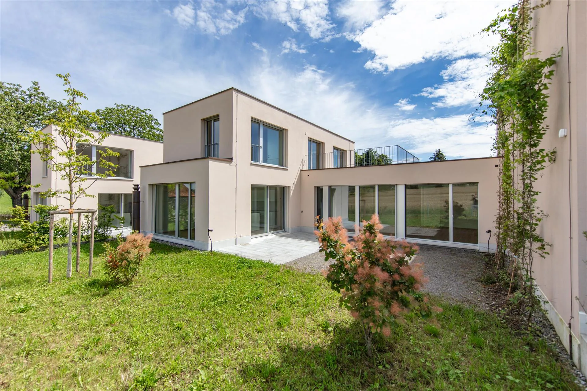 Vivre près de la nature, vivre de manière moderne Maison unifamiliale de 5,5 pièces à Sins