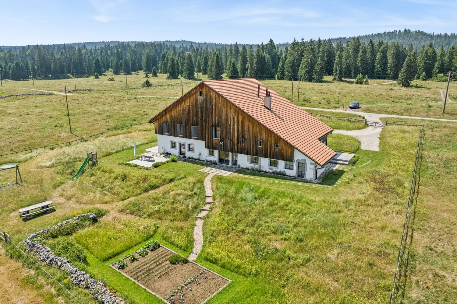 Sublimes Bauernhof komplett renoviert, bestehend aus 2 Wohnungen