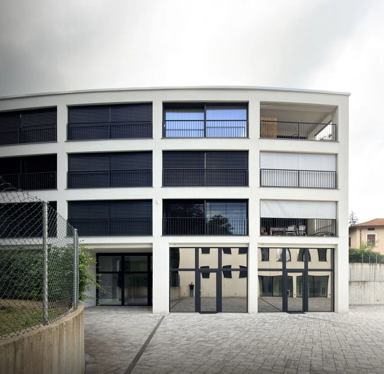Neue 4.5-Zimmer-Wohnung mit großer Terrasse und Einkommen