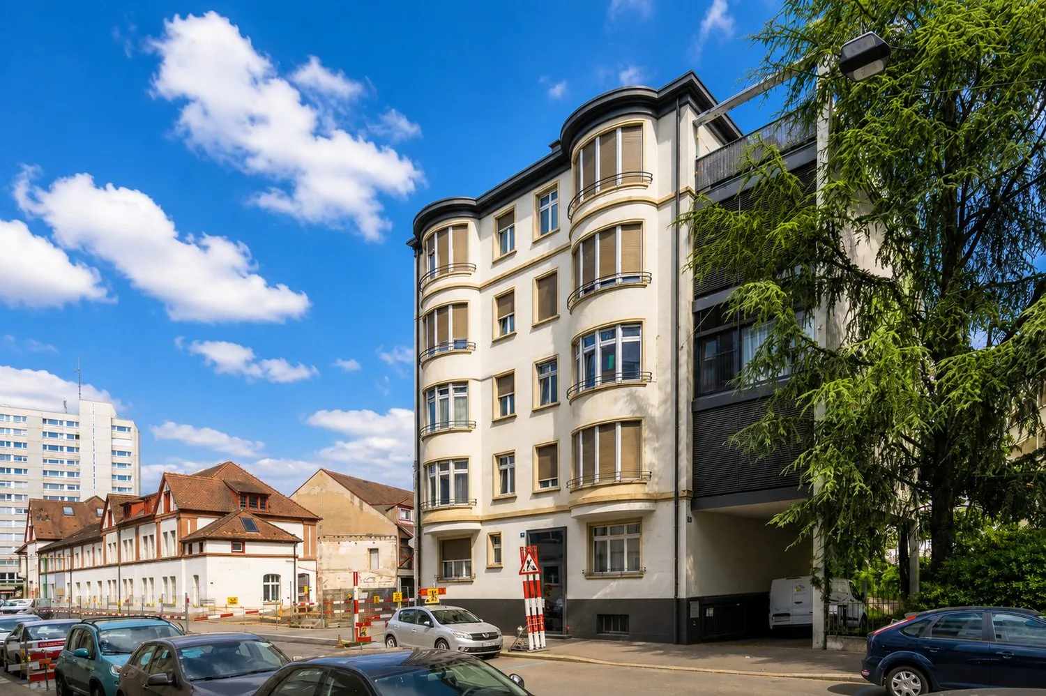 Attractive 6.5-room maisonette in the popular Iselin quarter