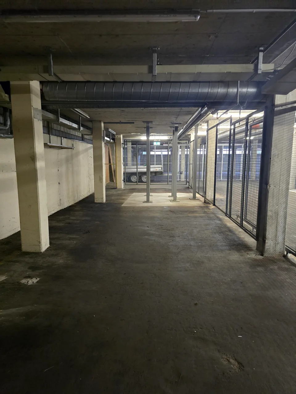 Warehouses for rent - Sizes from 74 m2 to 157 m² - Industrial area