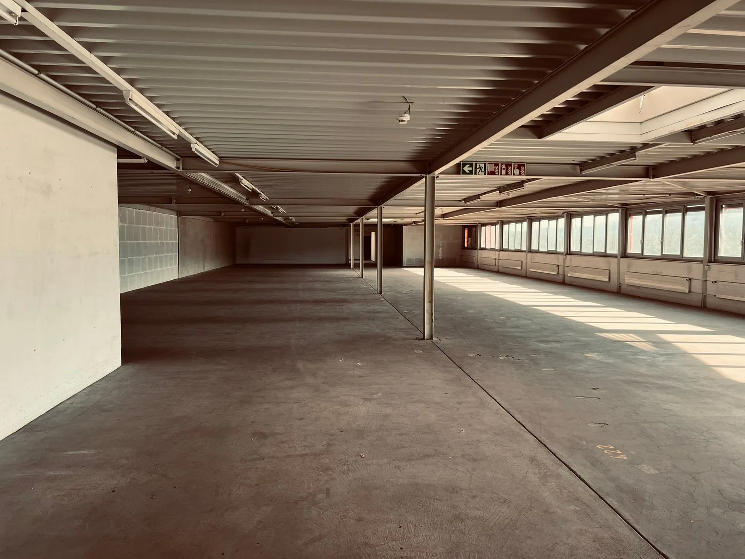 Warehouse with a view - for bosses with foresight and transparency!