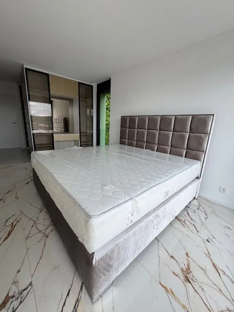 Camera in un appartamento condiviso con terrazza & whirlpool – Brugg