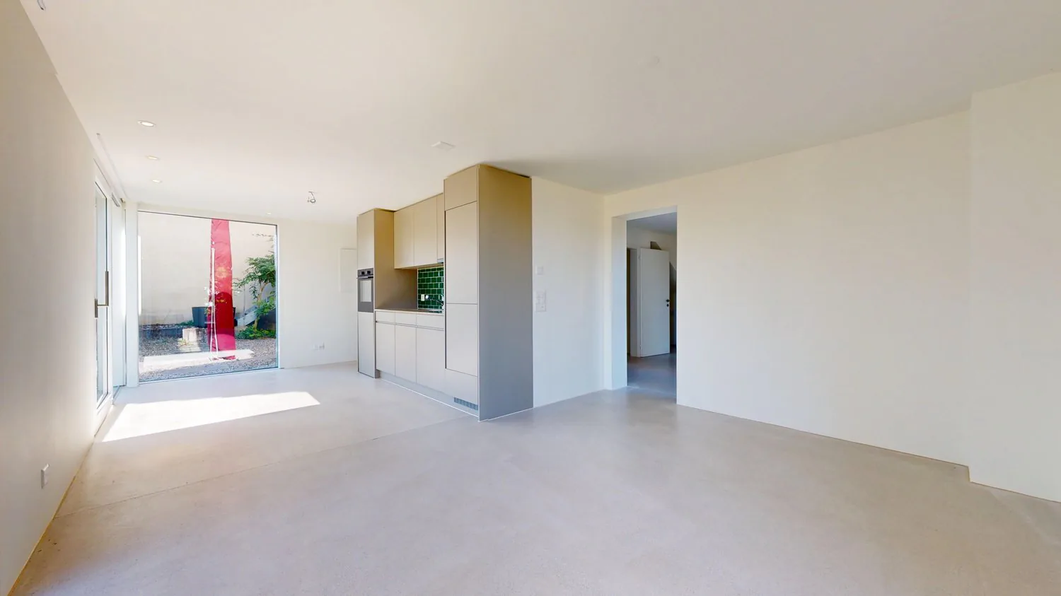 Appartement de 3 pièces fraîchement rénové avec jardin privé