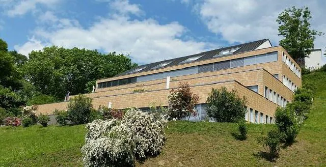 BRIGHT 4.5 ROOM APARTMENT IN PAZZALLO CLOSE TO SCHOOLS