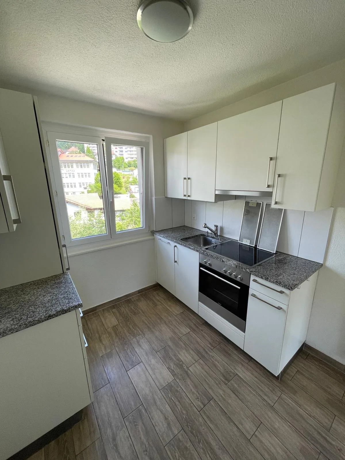 Zu vermieten: 4-Zimmer-Wohnung mit Balkon - Pont 10, Tramelan