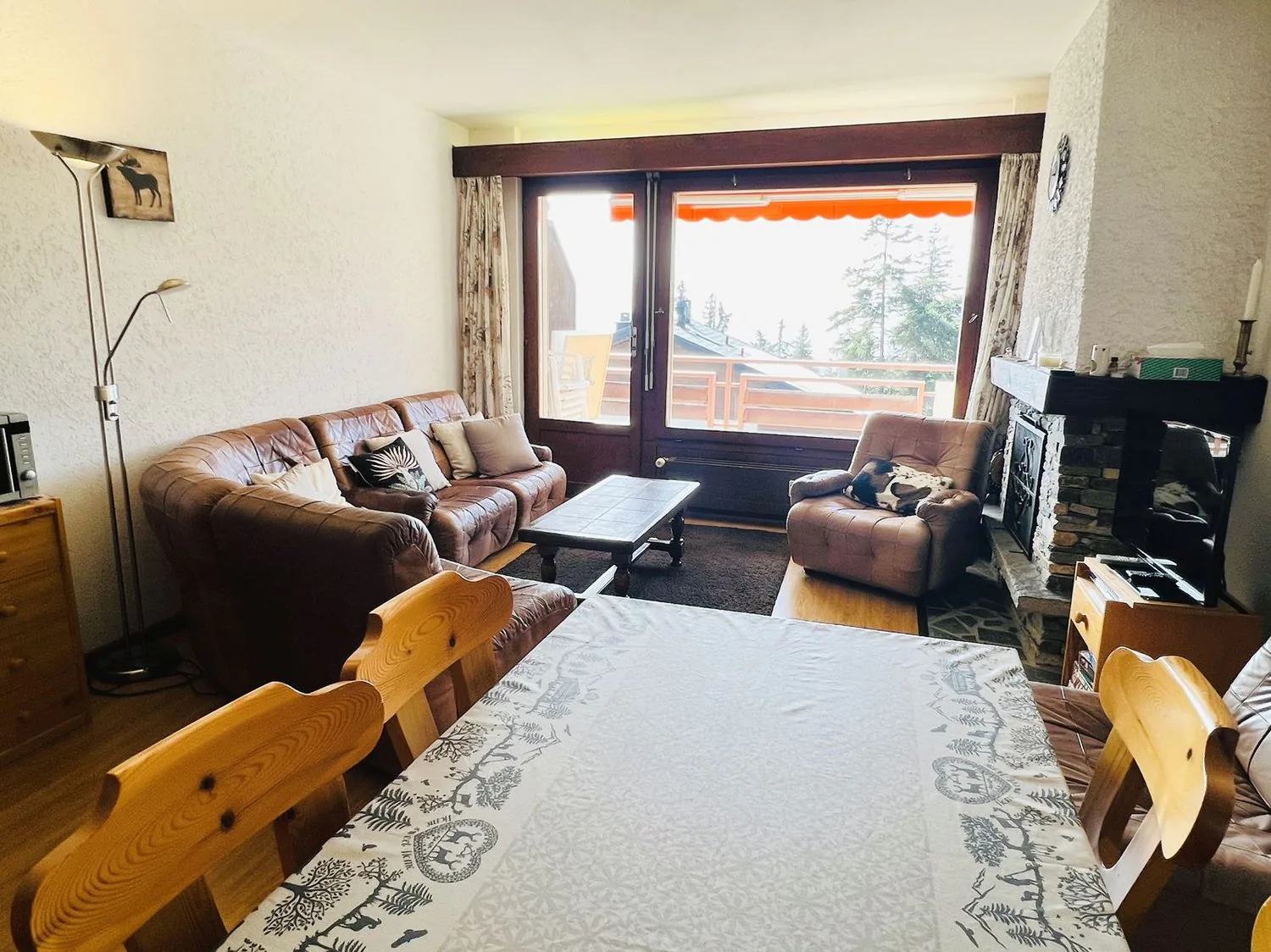 Großzügige und helle 3.5-Zimmer-Wohnung - Superber Blick - Gute Lage - Sehr ruhige Umgebung