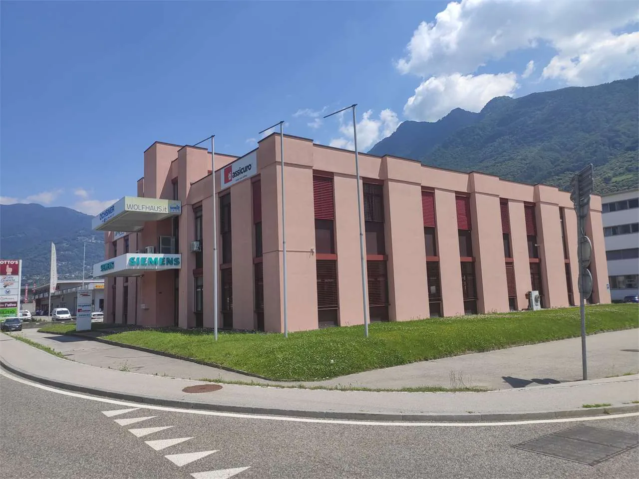 Camorino, 20 Parkplätze zu vermieten
