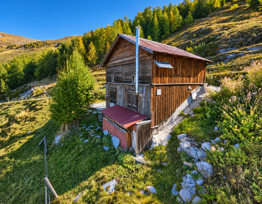 Ein außergewöhnliches Anwesen im Herzen der Alpenwiesen von Mayens de Mase