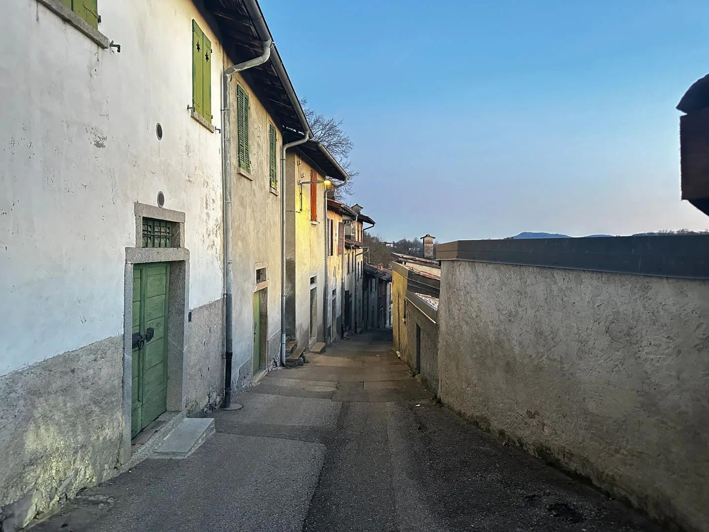 Authentischer Rückzugsort inmitten der Natur: Tessiner Keller in Mendrisio-Salorino