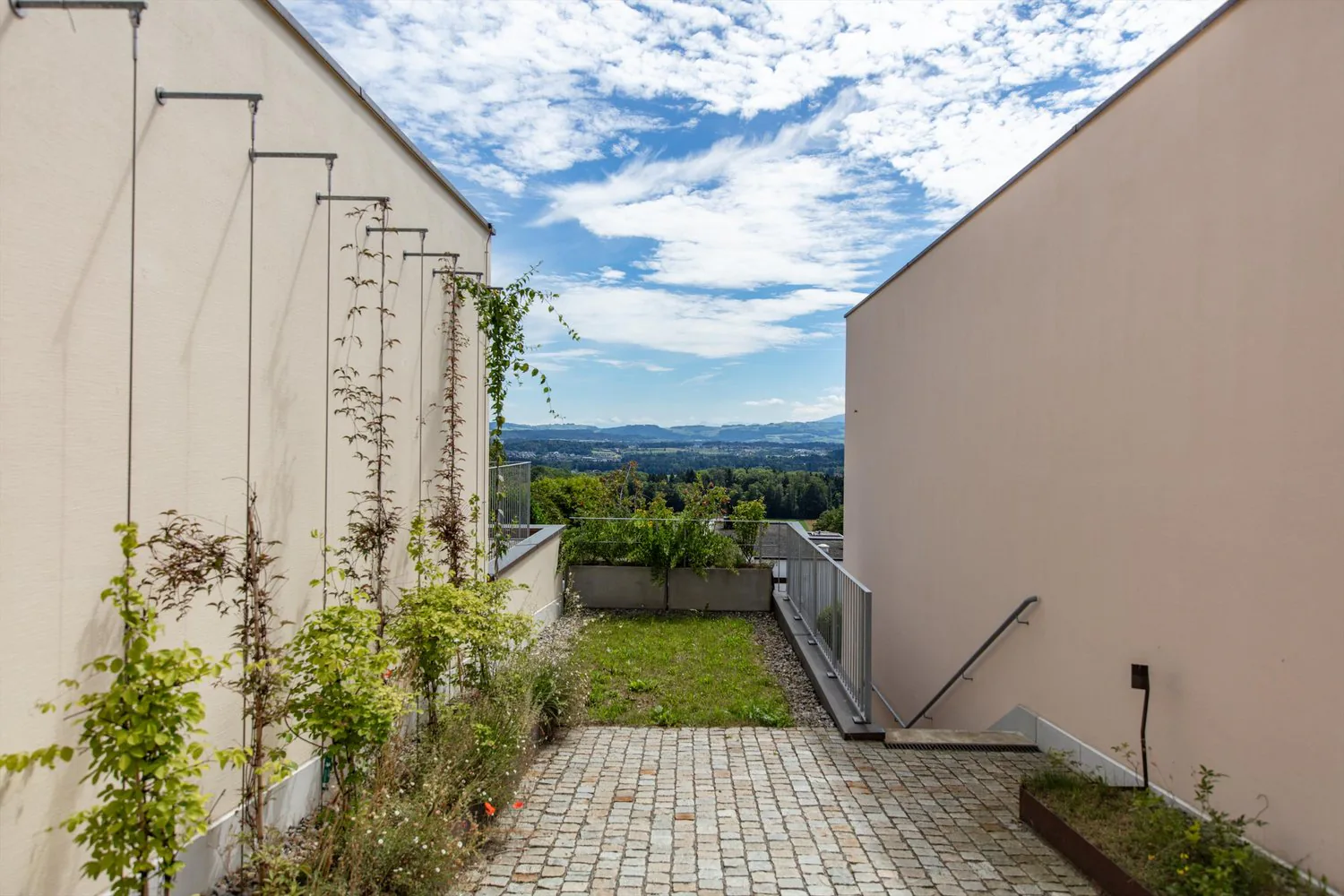 Vivre près de la nature, vivre de manière moderne Maison unifamiliale de 4,5 pièces à Sins