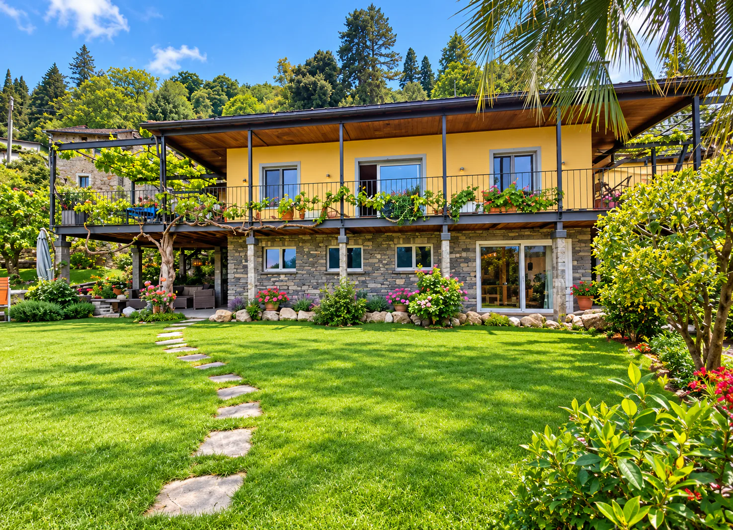 Bezauberndes Doppelhaus in Brissago – 5,5 Zimmer mit Garten und Panoramablick
