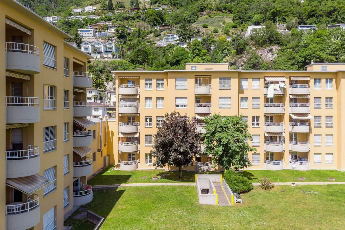 6200, Riazzino, Autorimessa
