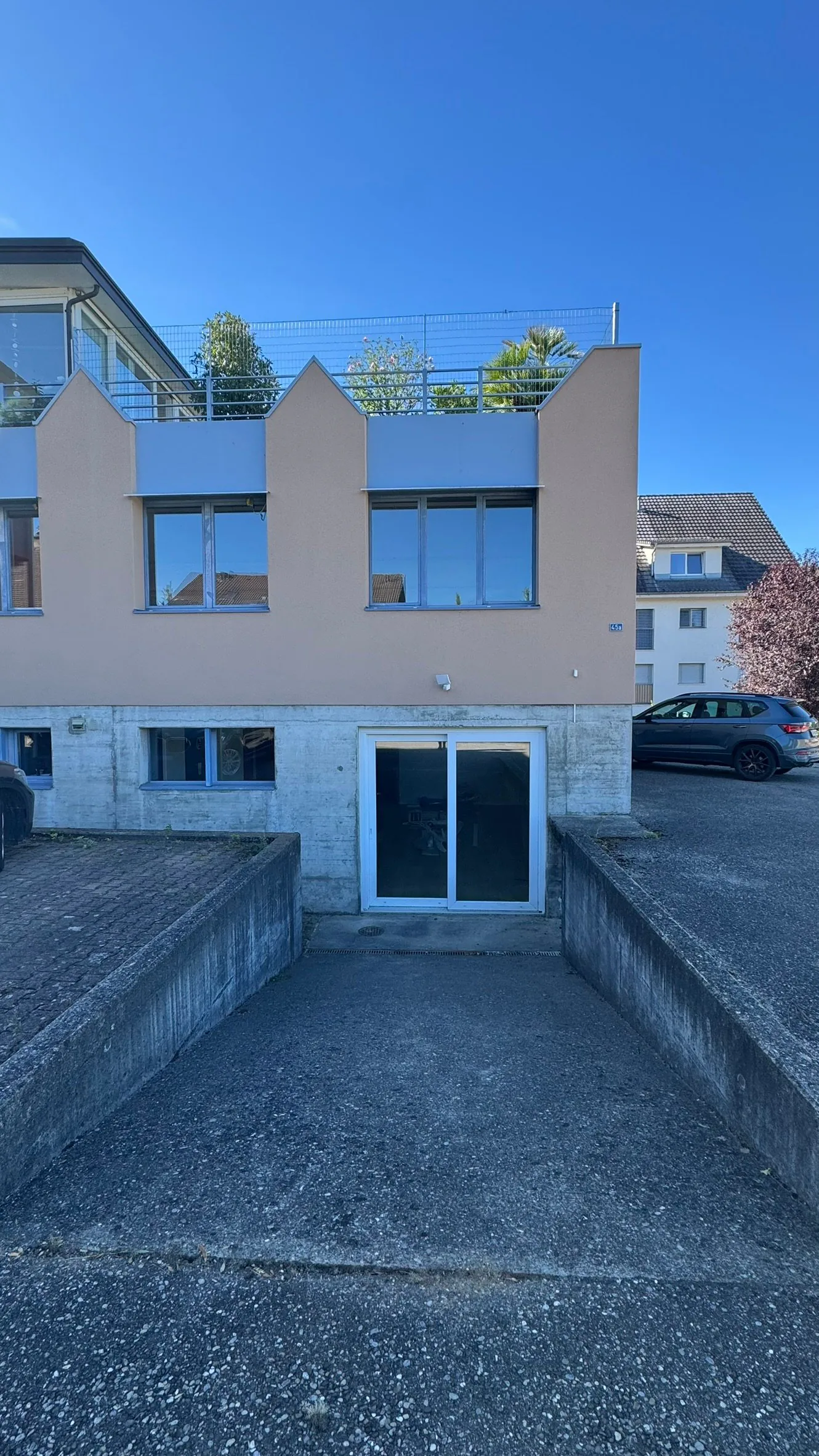 Espace commercial/service polyvalent en lieu central