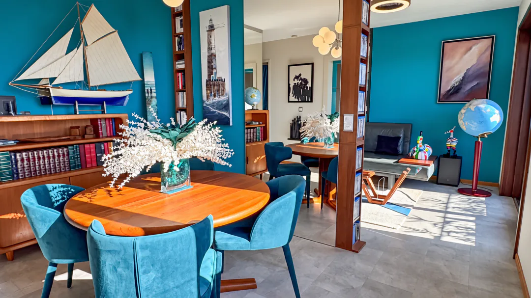 Schönes renoviertes Apartment mit Balkon und Panoramablick