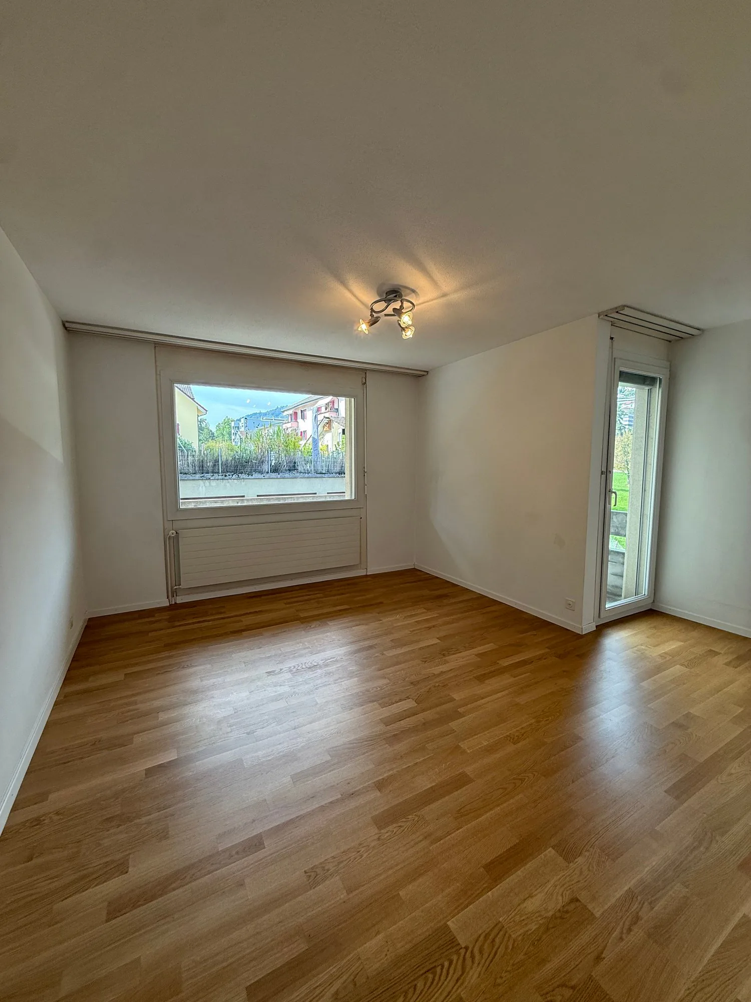 Helle Wohnung mit zwei Balkonen und schöner Aussicht in Kriens