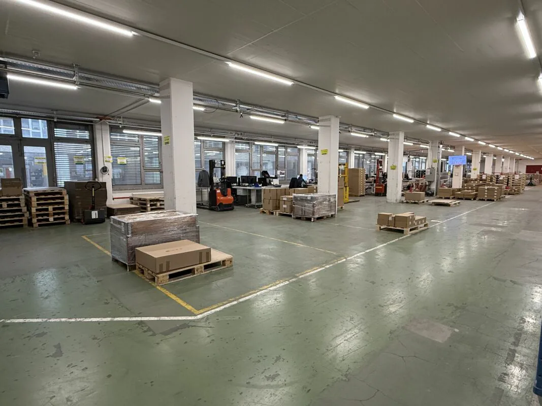 Gewerbeflächen mit ca. 1'200 m2 auf einer Ebene