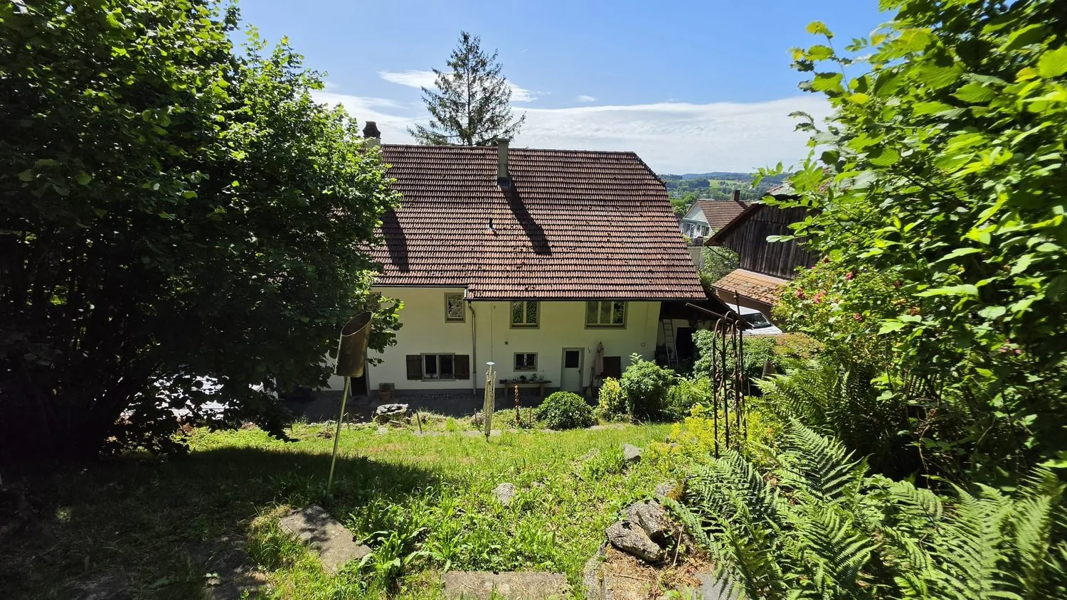 Freistehendes Zuhause mit Charme und Entwicklungspotenzial
