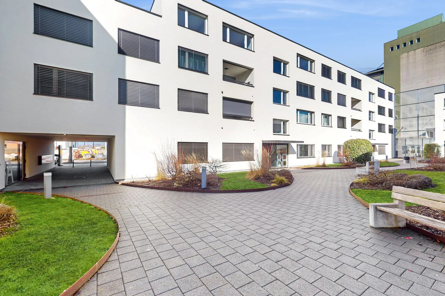 2 Storage deposits of 12.50 m² close to Avenches train station
