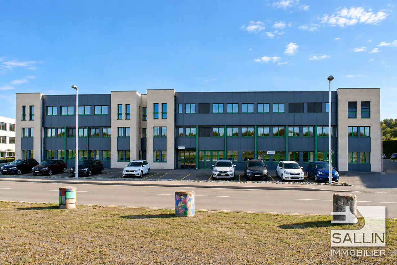 Surface administrative d'env. 270 m² avec 3 pl. ext. et 2 pl. int.