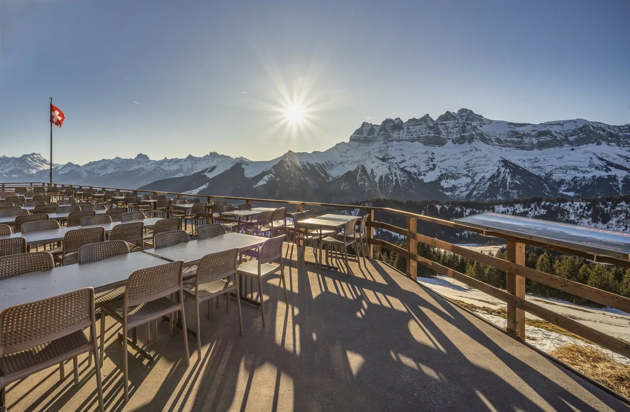 RESTAURANT AUF DEN PISTEN - TERRASSE MIT BICK AUF DENTS-DU-MIDI - EXKLUSIVITÄT