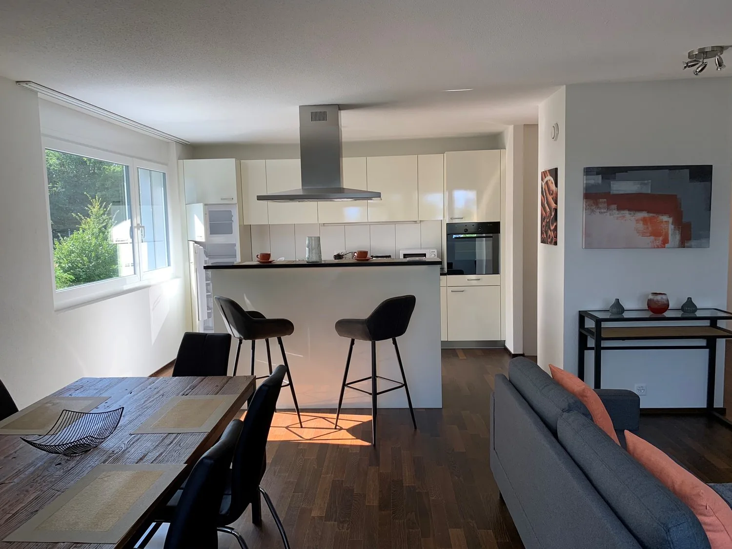 Appartement meublé 4.5p à 3 minutes du lac