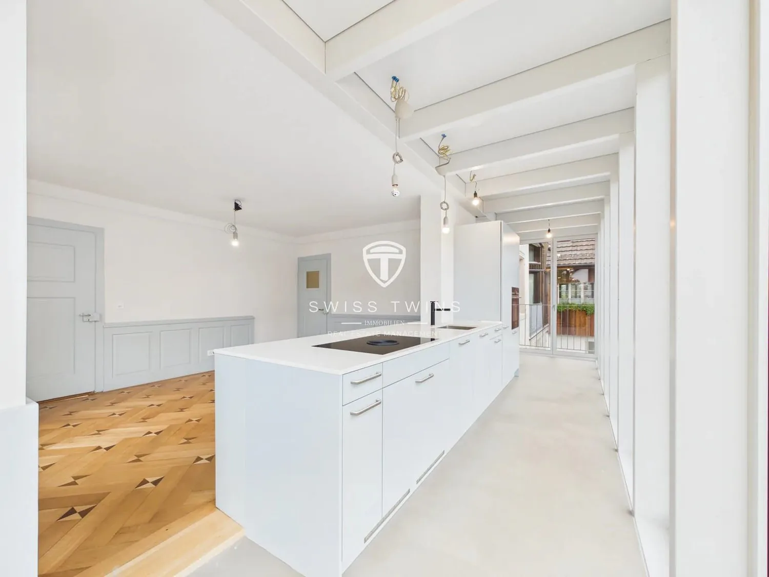 Affascinante appartamento di 3,5 locali con balcone a Weiach