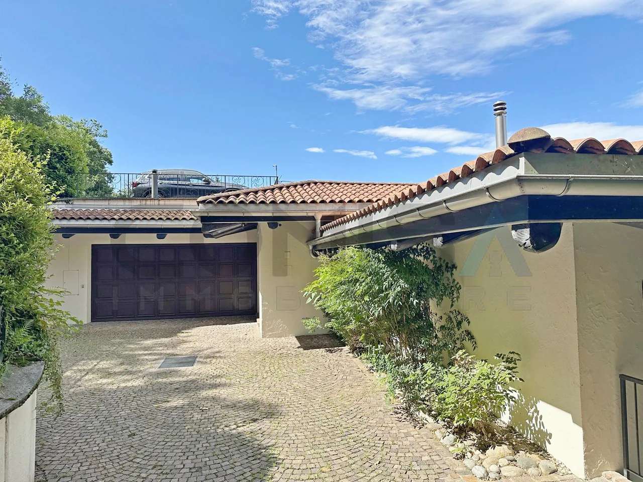 VEZIA Villa mit 7 Zimmern und internem Pool